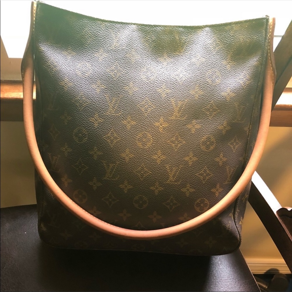 Authentic Louis Vuitton Looping GM 💕😘